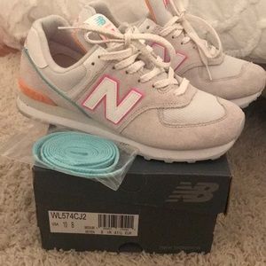 New Balance Womens 574 - Worn once - practically new!